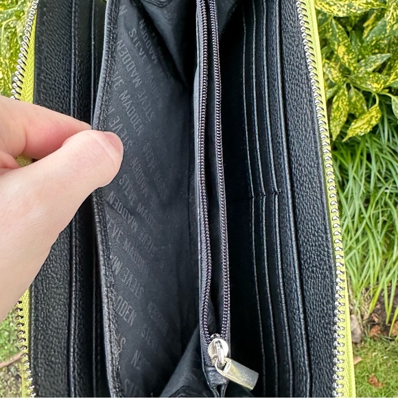 Steve Madden Bright Yellow Green Women's Zipper Wallet Wristlet - Picture 7 of 7